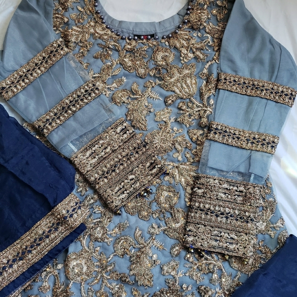 Pakistani outfit